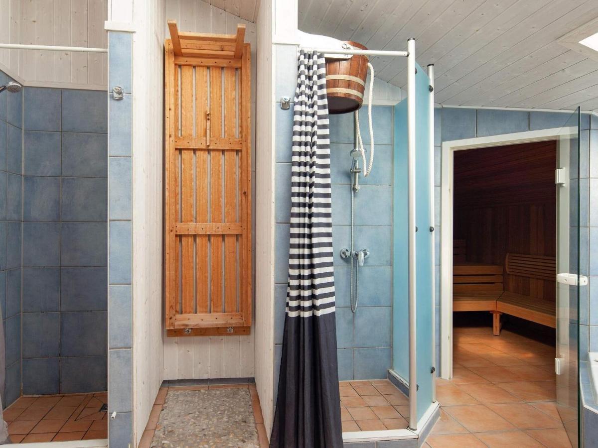 12 Person Holiday Home In Groemitz Exterior photo