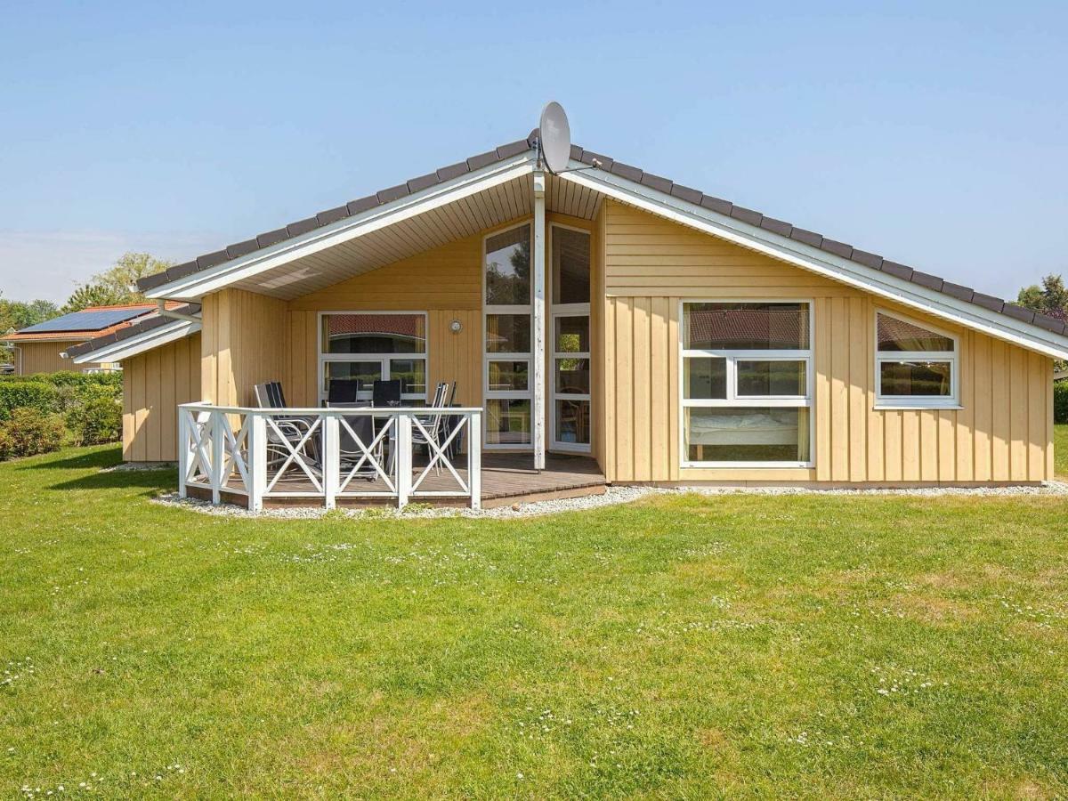 12 Person Holiday Home In Groemitz Exterior photo